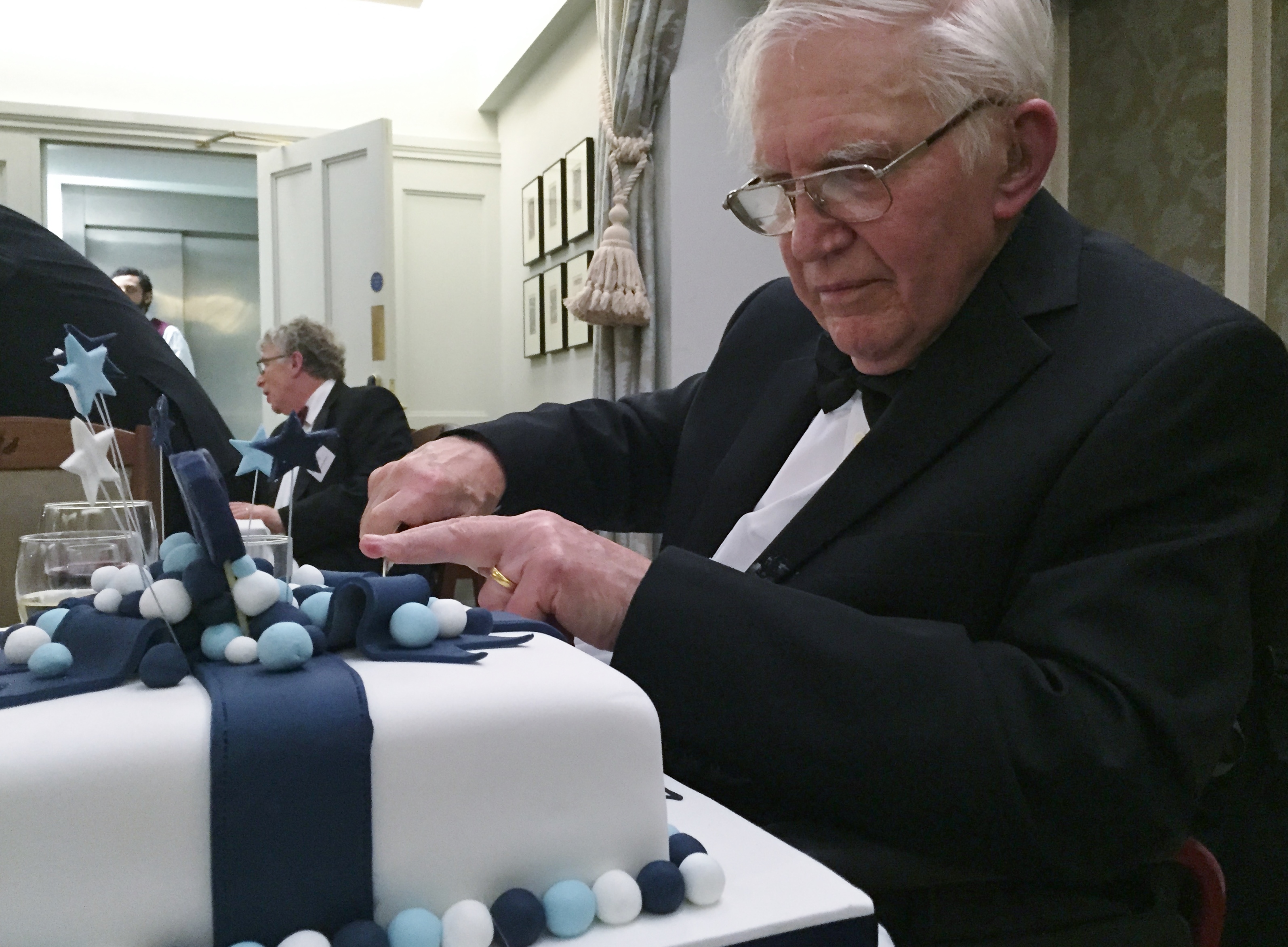 Emeritus Fellow Zbigniew Pelczyskli Celebrates 90th Birthday3188 x 2344